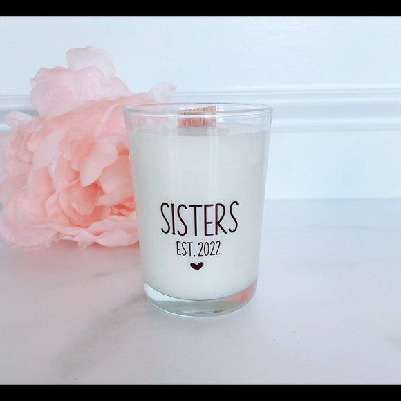 NEW Sisters Est. Coconut Soy Candle Gift Personalized with Date - Picture 1 of 1